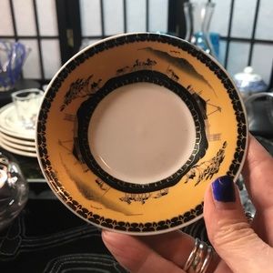 Hi luxe Japan Two Saucers